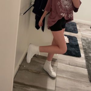 Meet your Posher, Lena